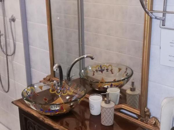 Residenza Rubbiani - Fermata Fiera e Rizzoli : photo 7 de la chambre chambre simple standard avec salle de bains commune