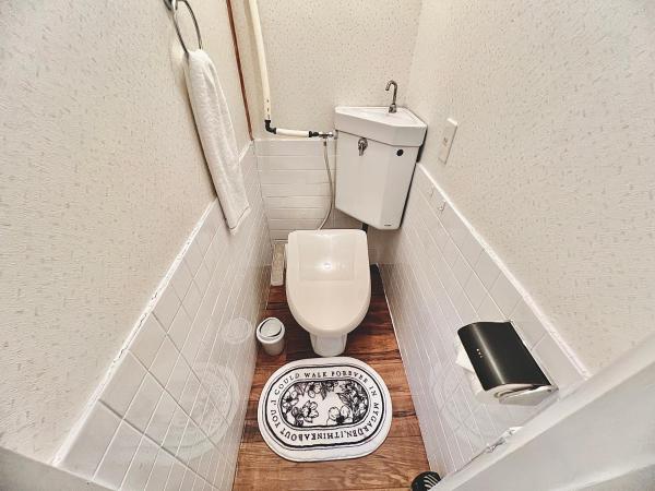 attomi hostel : photo 9 de la chambre chambre quadruple avec salle de bains