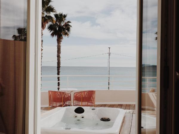 Rose Thé : photo 8 de la chambre chambre double avec jacuzzi et terrasse privée