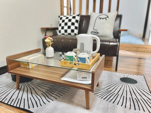 attomi hostel : photo 1 de la chambre chambre quadruple avec salle de bains privative