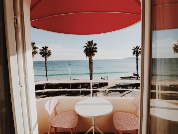 Rose Thé : photo 1 de la chambre chambre double avec balcon - vue sur mer