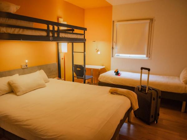 ibis Budget Colmar Centre Gare : photo 4 de la chambre chambre familiale