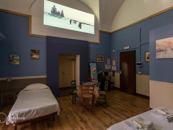 Let's B&B : photo 4 de la chambre chambre triple avec salle de bains privative