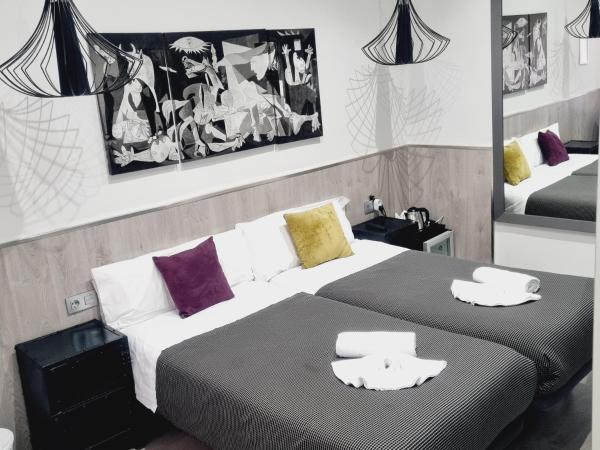 Hostal Lauria : photo 1 de la chambre chambre lits jumeaux