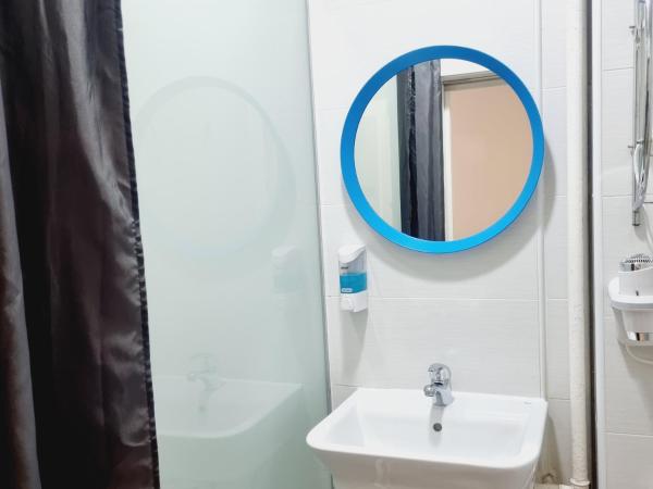 Hostal Lauria : photo 9 de la chambre chambre double supérieure