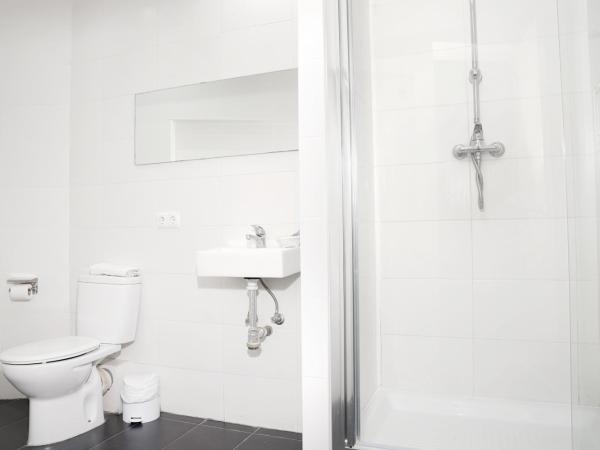 Wow Hostel Barcelona : photo 8 de la chambre chambre double avec salle de bains privative