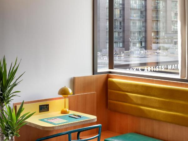 The Drake Hotel : photo 2 de la chambre chambre lit king-size - aile moderne