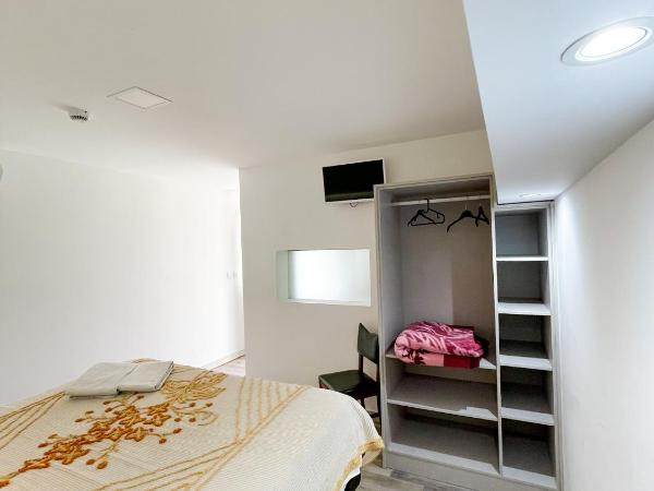 Jantesta Guest House : photo 2 de la chambre chambre double - vue sur piscine