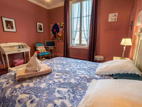 Le Cedre Bleu : photo 3 de la chambre chambre double avec salle de bains privative