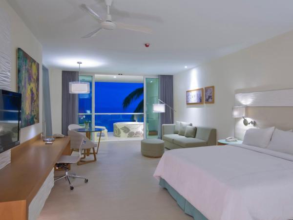 Krystal Grand Puerto Vallarta - All Inclusive : photo 1 de la chambre suite junior lit king-size avec jacuzzi