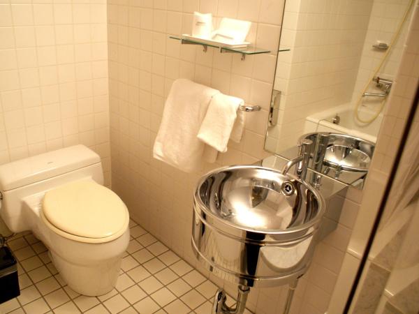 HOTEL LiVEMAX BUDGET Korakuen : photo 8 de la chambre chambre double avec petit lit double - non-fumeurs