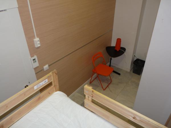 Chinitas Urban Hostel : photo 2 de la chambre chambre lits jumeaux Économique avec salle de bains commune