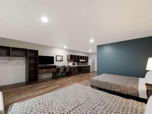 WoodSpring Suites San Antonio UTSA - Medical Center : photo 4 de la chambre queen suite with two queen beds and tub - disability access/non smoking