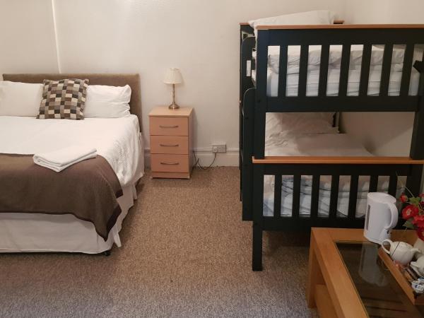 Ababeel Hotel : photo 4 de la chambre chambre familiale avec salle de bains commune