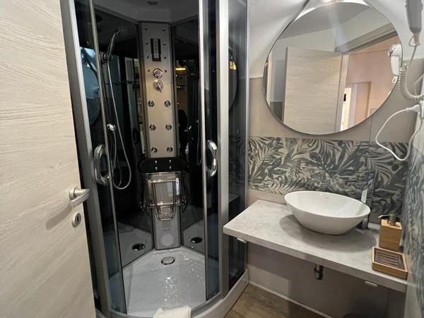 Domus La Foce Hotel : photo 5 de la chambre chambre double ou lits jumeaux avec salle de bains privative