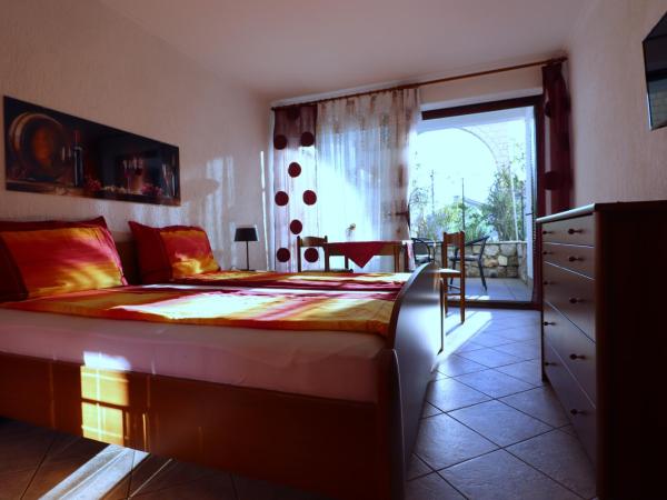 Villa Sojat : photo 5 de la chambre chambre familiale avec terrasse 