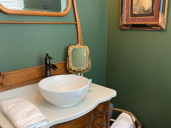 Phantom History House - Portrait Room : photo 4 de la chambre chambre lit queen-size