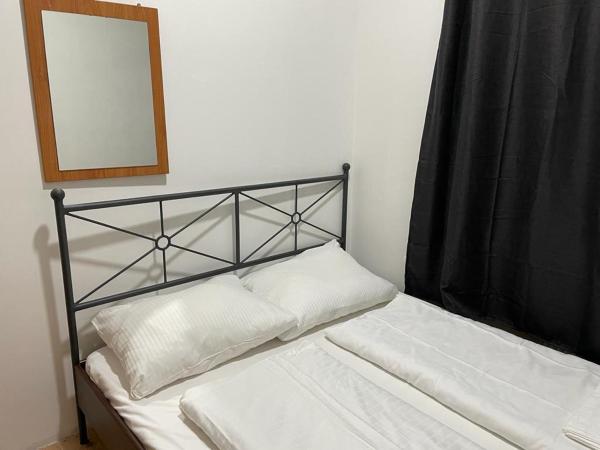 easybook-in : photo 3 de la chambre chambre double standard avec salle de bains commune