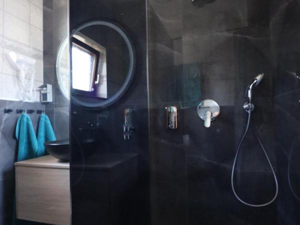 Villa Sojat : photo 4 de la chambre chambre double avec balcon - vue sur mer