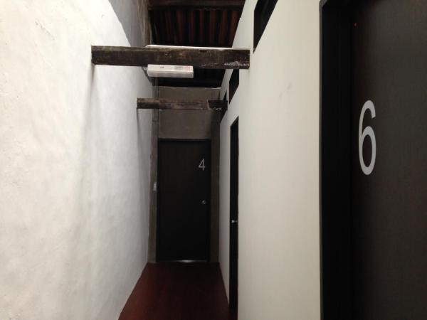 The Frame Guesthouse : photo 6 de la chambre chambre lits jumeaux avec salle de bains commune