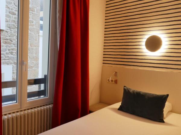 Hotel Kyriad Saint Malo Centre Plage : photo 5 de la chambre chambre triple avec terrasse - sans vue sur mer