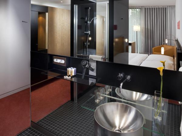 INNSiDE by Meliá Düsseldorf Seestern : photo 4 de la chambre chambre innside