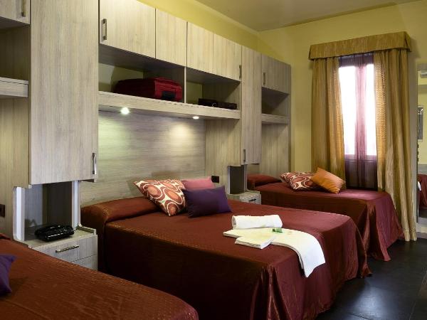 Hotel La Pioppa : photo 1 de la chambre chambre triple