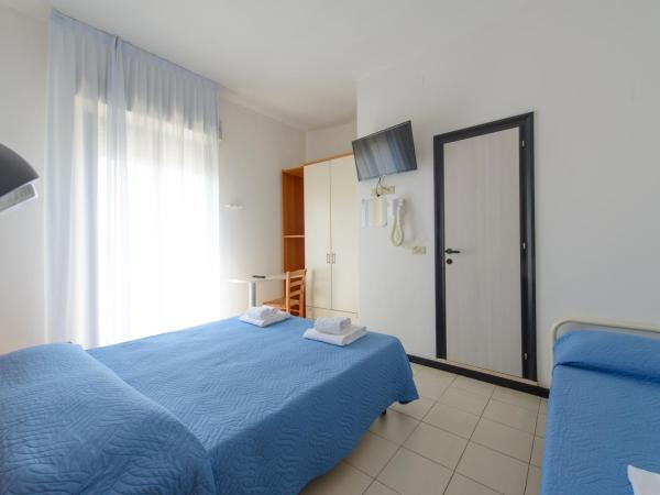 Hotel Paloma : photo 9 de la chambre chambre double ou lits jumeaux standard - vue sur mer