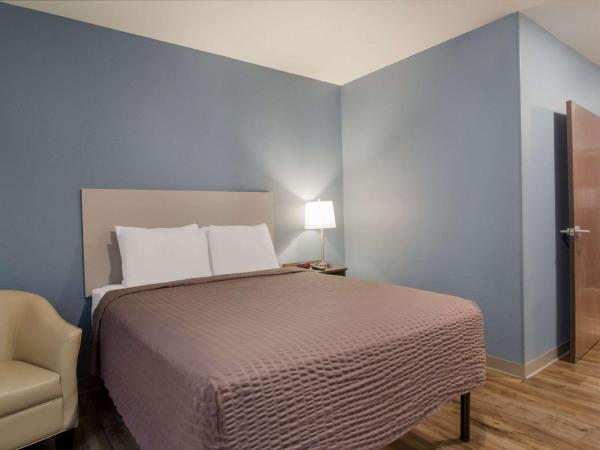 WoodSpring Suites Jacksonville - South : photo 2 de la chambre chambre lit queen-size standard - non-fumeurs