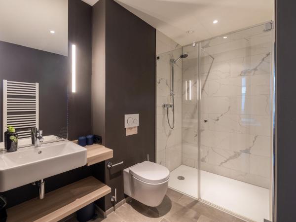 limehome Düsseldorf Stresemannstraße - Digital Access : photo 10 de la chambre suite simple