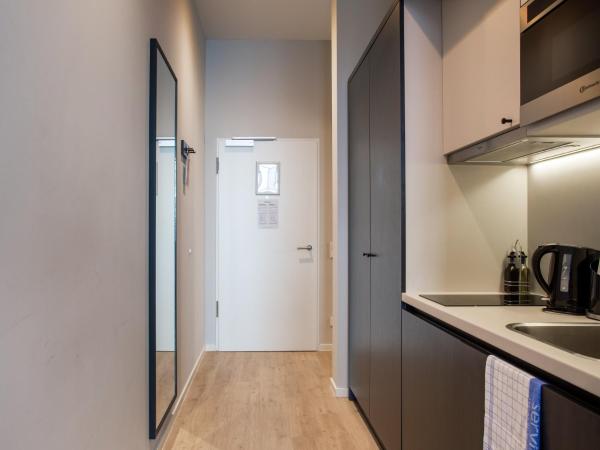 limehome Düsseldorf Stresemannstraße - Digital Access : photo 9 de la chambre suite simple