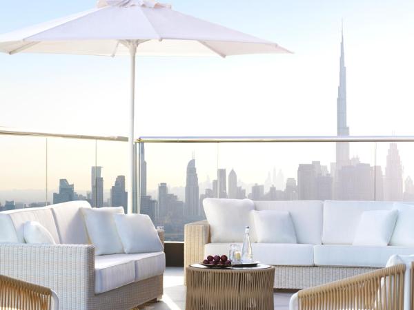 Sofitel Dubai The Obelisk : photo 9 de la chambre suite présidentielle 2 chambres avec accès au club millésime, salle de sport privée et terrasse