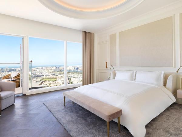 Sofitel Dubai The Obelisk : photo 2 de la chambre suite présidentielle 2 chambres avec accès au club millésime, salle de sport privée et terrasse