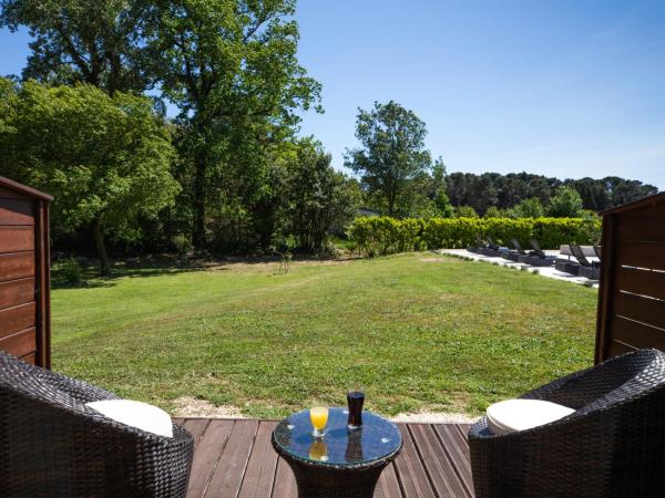 Hôtel La Bastide Saint Martin : photo 4 de la chambre chambre double deluxe avec baignoire