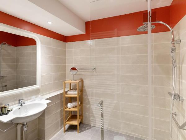 Hôtel La Bastide Saint Martin : photo 3 de la chambre chambre double supérieure