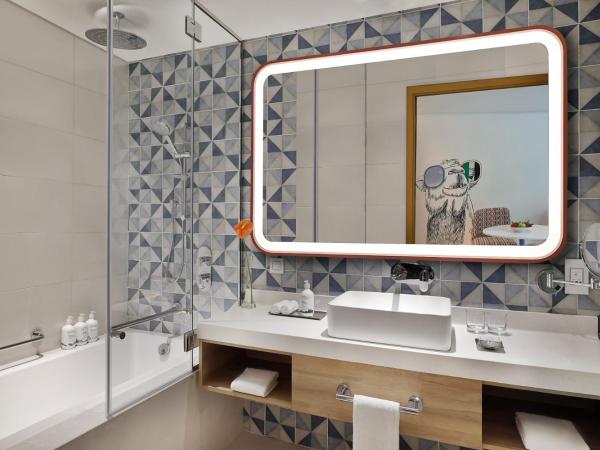 NH Collection Dubai The Palm : photo 5 de la chambre chambre familiale deluxe