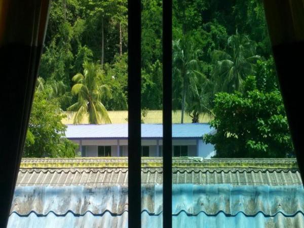 Phi Phi Andaman Legacy Resort : photo 8 de la chambre chambre standard - côté arrière supérieur