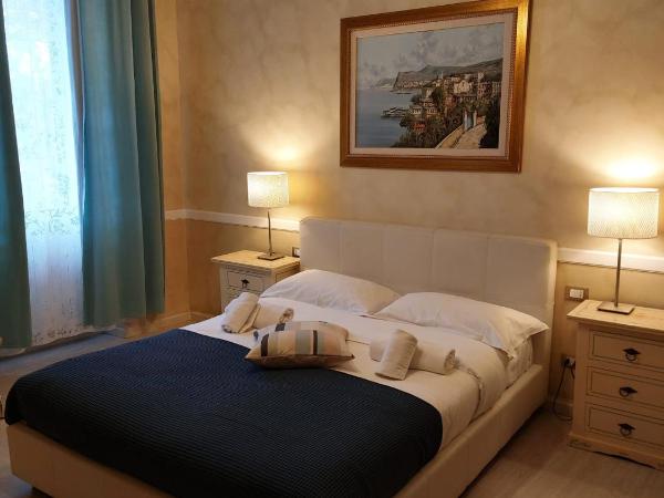 Lady Verona Residence : photo 6 de la chambre chambre double supérieure - vue sur rivière