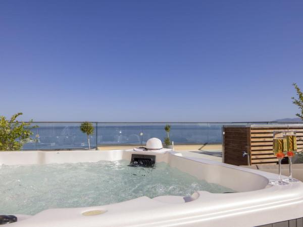 Palmera Beach Hotel & Spa - Adults Only : photo 6 de la chambre chambre deluxe avec jacuzzi extérieur - vue sur mer