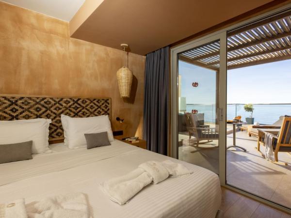 Palmera Beach Hotel & Spa - Adults Only : photo 4 de la chambre chambre deluxe avec jacuzzi extérieur - vue sur mer