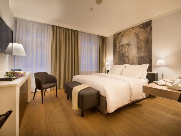 Design Hotel Neruda : photo 4 de la chambre chambre supérieure - vue sur rue neruda