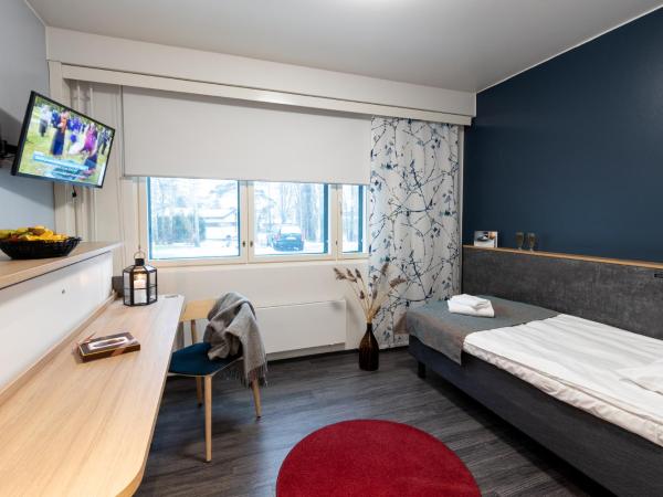 Hotel Linnasmäki : photo 3 de la chambre chambre lits jumeaux pour personnes à mobilité réduite
