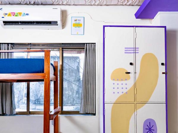 Locomo Mumbai - Stay Work Eat : photo 3 de la chambre lit dans dortoir mixte de 6 lits