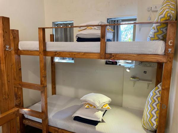 Locomo Mumbai - Stay Work Eat : photo 4 de la chambre lit dans dortoir pour femmes de 4 lits