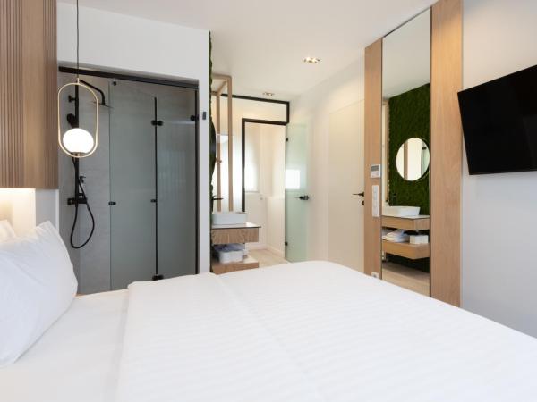 LUX&EASY Athens Metro Suites : photo 3 de la chambre suite maisonnette 1 chambre avec jacuzzi