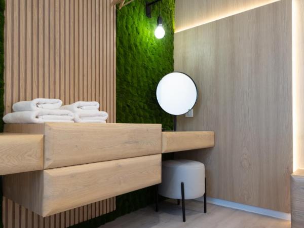 LUX&EASY Athens Metro Suites : photo 4 de la chambre suite maisonnette 2 chambres avec jacuzzi