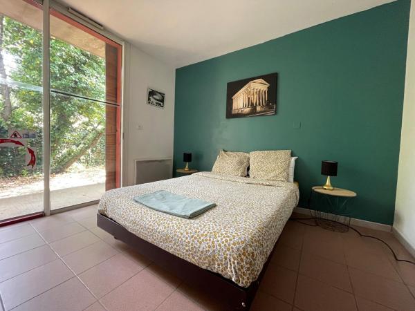 Auberge de Jeunesse HI Nîmes : photo 1 de la chambre chambre double