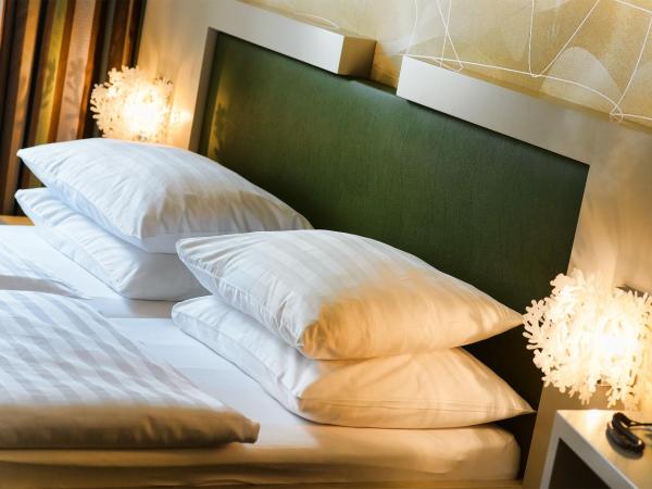 Hotel Vienna beim Prater : photo 6 de la chambre suite de luxe avec cabine infrarouge 