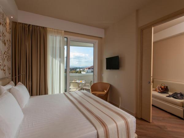 Hotel Imperiale Rimini & SPA : photo 2 de la chambre suite junior avec balcon