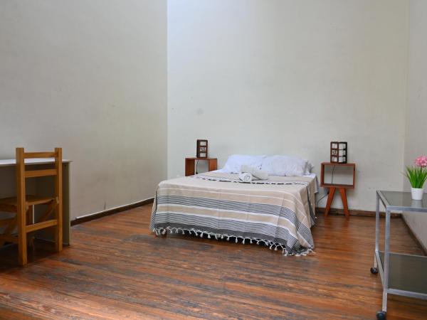 06 Central Hostel Buenos Aires : photo 6 de la chambre chambre double avec salle de bains privative